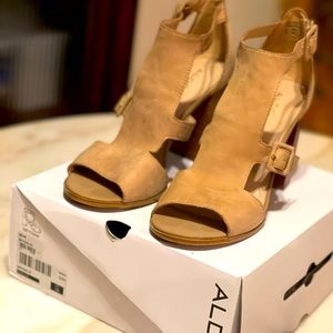 ALDO Tan sandals & brown block heel double buckle